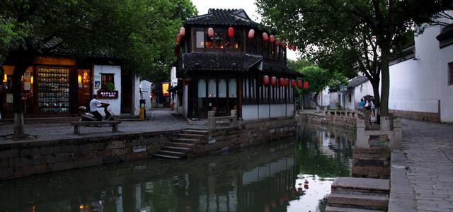 逃出上锁的现代房间3