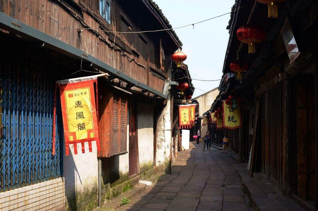 隆基系李春安因泄露内幕信息被罚,董事长钟宝申增持“救火”?